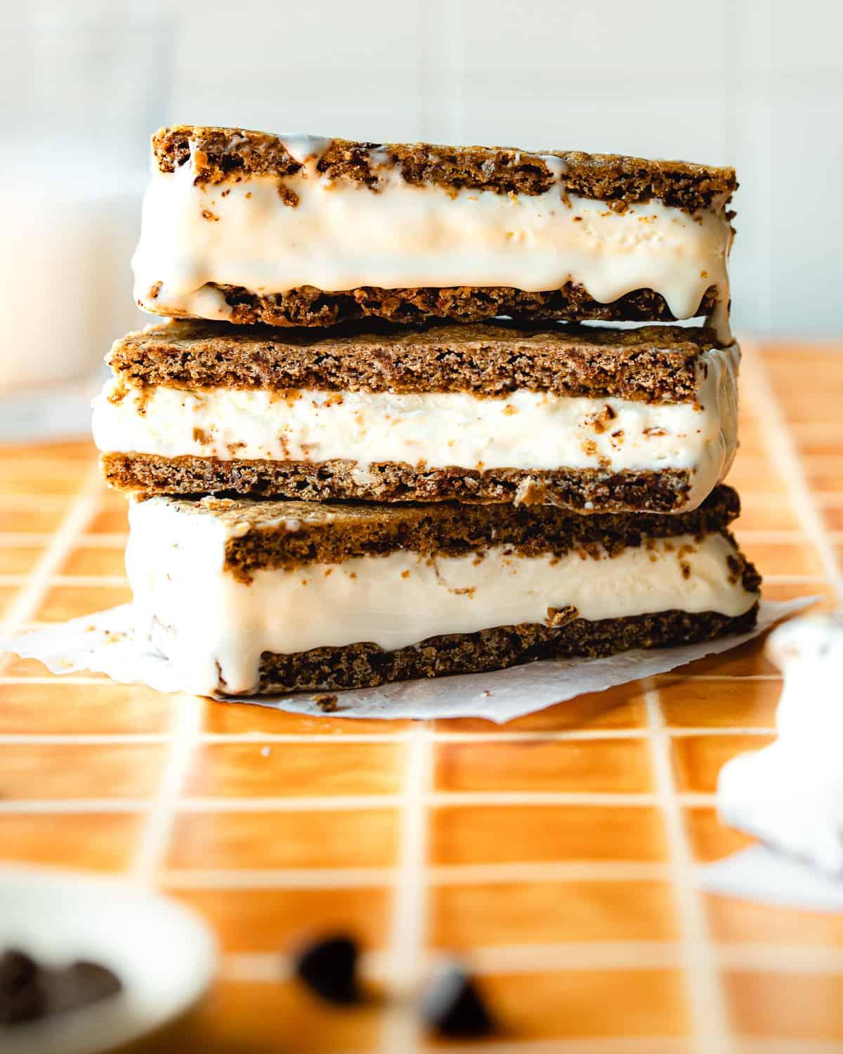 hands assembling lemon thyme ice cream sandwich