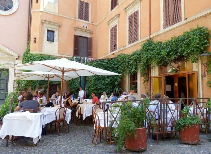 A quaint cafe in Rome with outdoor seating