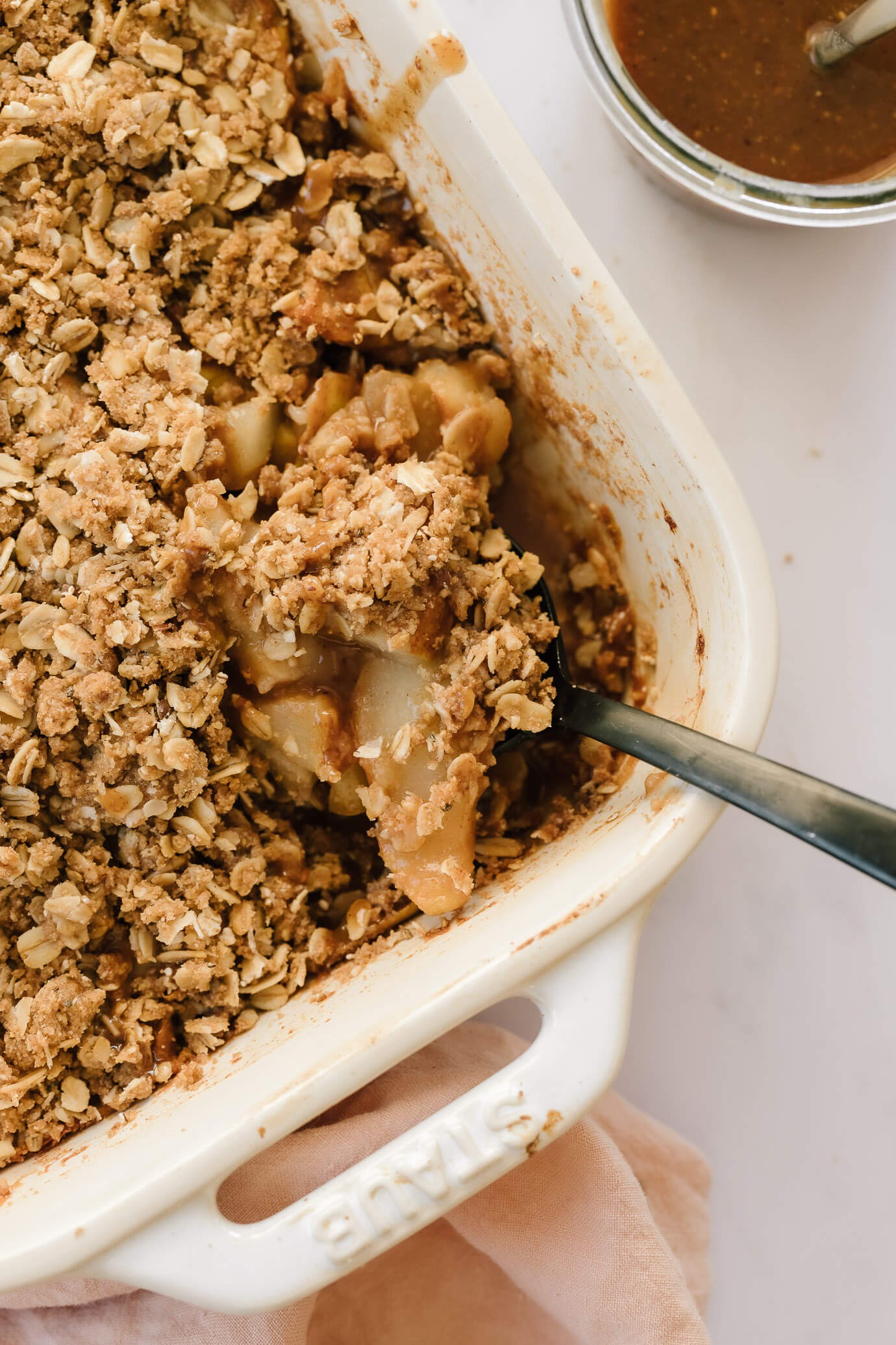 cinnamon pear crisp with almond flour topping